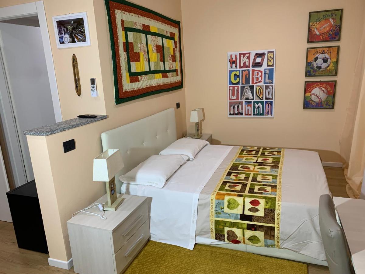 Bed & Breakfast Indi Thelar Villa Guardia Exterior photo