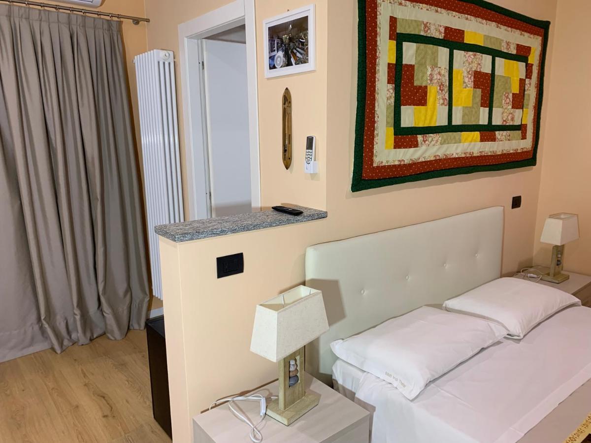 Bed & Breakfast Indi Thelar Villa Guardia Exterior photo